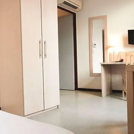 Residhotel Le Central'gare Ξενοδοχείο με διαμερίσματα