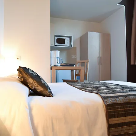 Hotel apartamentowy Residhotel Le Central'gare 3*