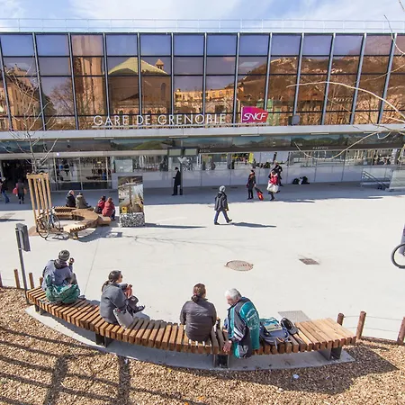 Hotel apartamentowy Residhotel Le Central'gare Grenoble